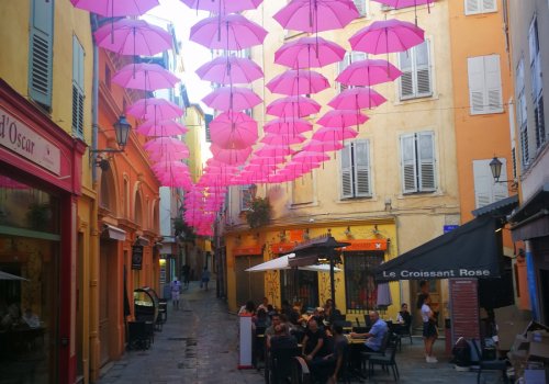 Urška Pirc: Moj dežnik je lahko balon [Mednarodni projekt Curae]