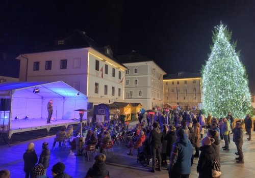 Prireditev za vse - Stand up: Vrhunec projekta, ki odpira vrata vsem!