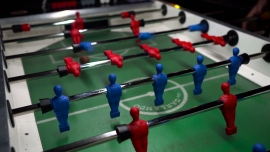 Mestno igri&scaron;če: Družinska joga in "Lov na fucbal"