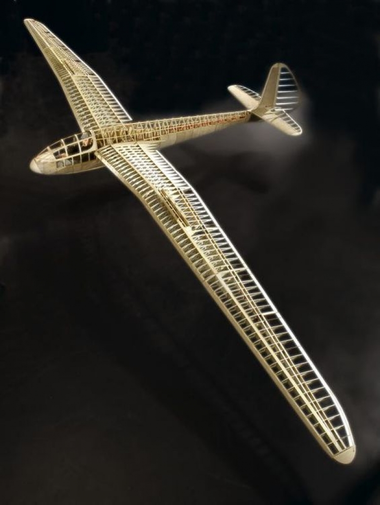 Izdelava radijsko vodenega letala