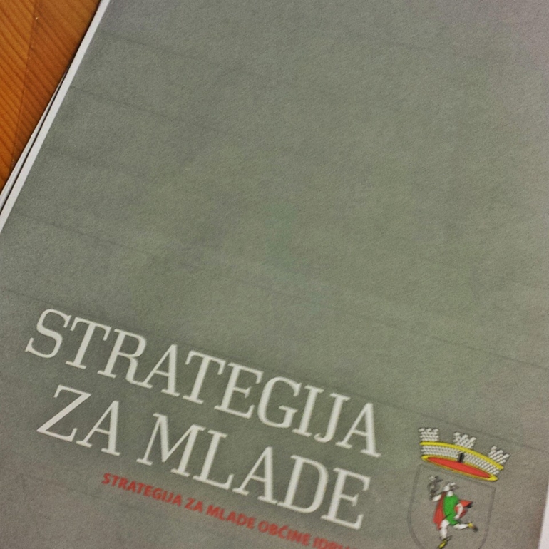 Sprejeta je strategija za mlade v Občini Idrija