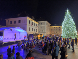 Prireditev za vse - Stand up: Vrhunec projekta, ki odpira vrata vsem!