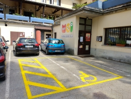 Dobili smo parkirno mesto namenjeno invalidom