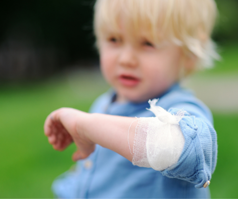 Osnove prve pomoči pri dojenčkih in otrocih