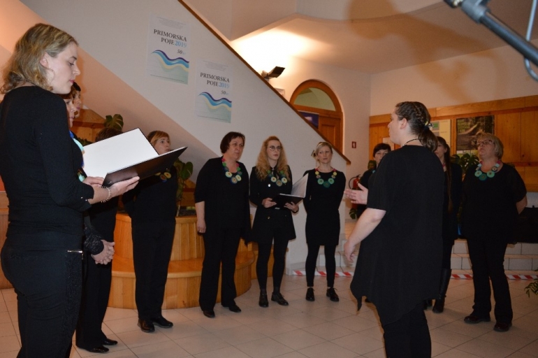 MenSeLu&scaron;taPet na prireditvi Primorska poje