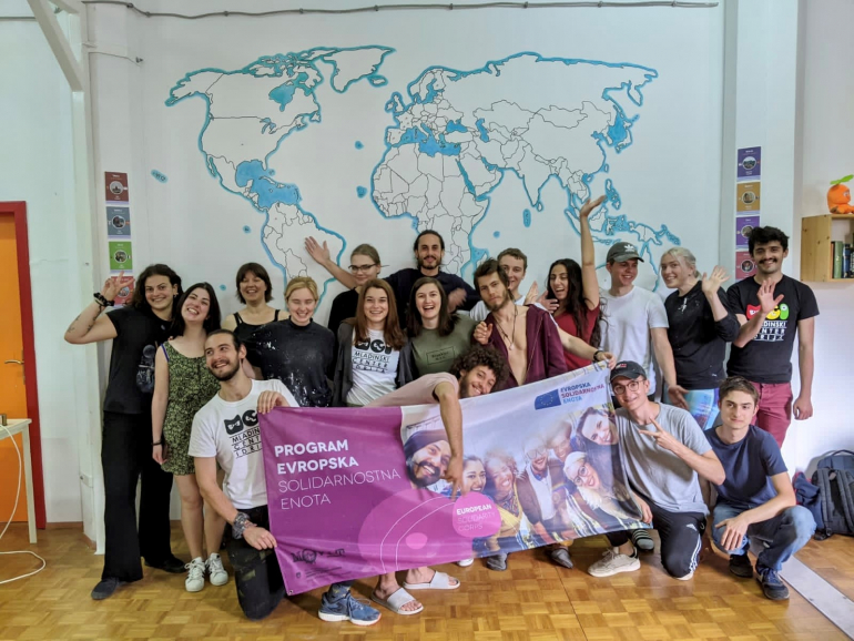 Open applications for group volunteering project